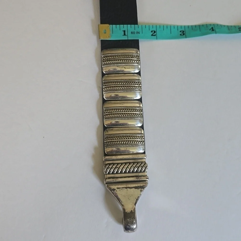 Chico's Womens Black leather Belt Silver Square Pieces Hook loop Closure Sz.42